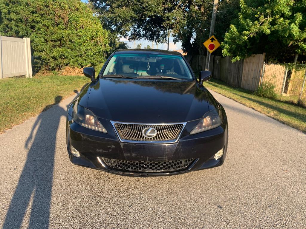 2008 Lexus IS 350's photo