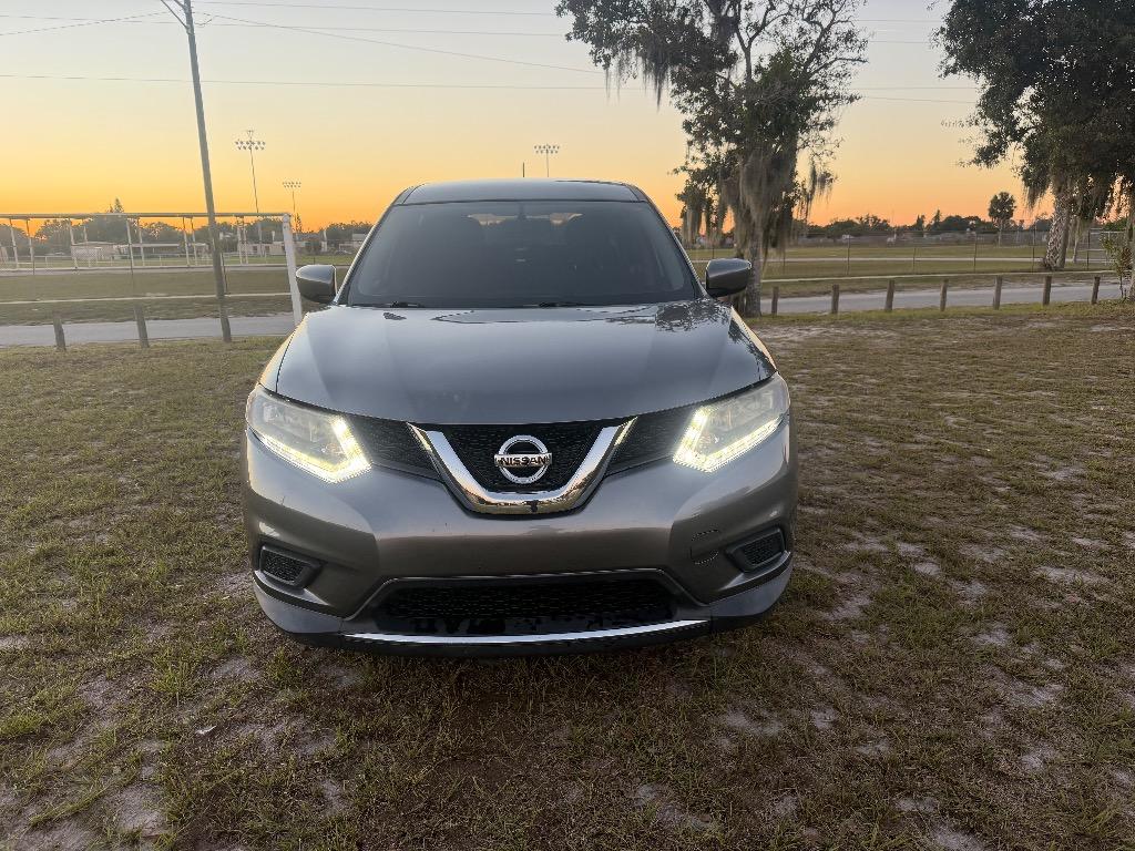 2016 Nissan Rogue S's photo